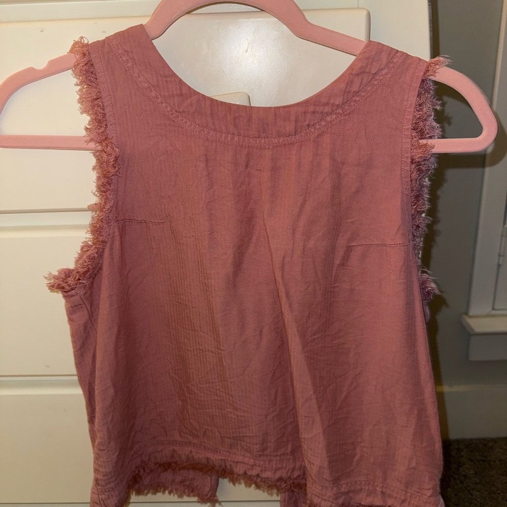 Frayed Sleeveless Pink Top